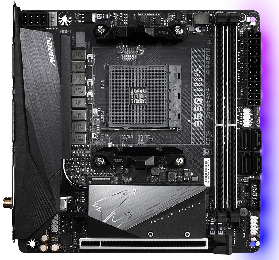 Visual Inspection - The GIGABYTE B550I Aorus Pro AX Motherboard